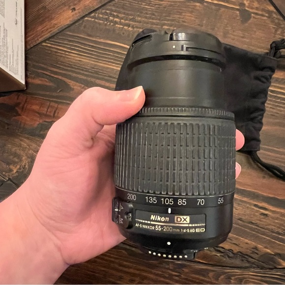 Nikon D50 DSLR Camera w/Accessories - Picture 12 of 16